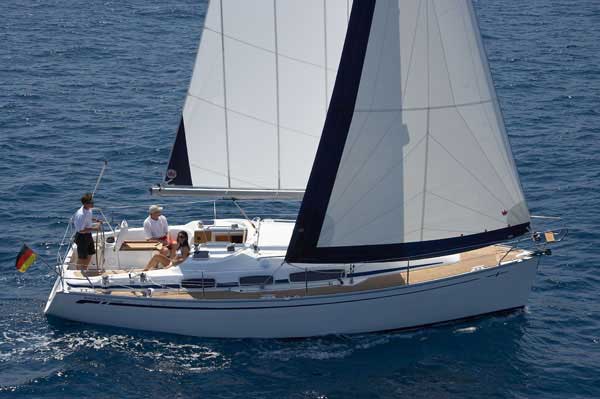 Charteryacht Bavaria 31 Cruiser Steuerbord 1